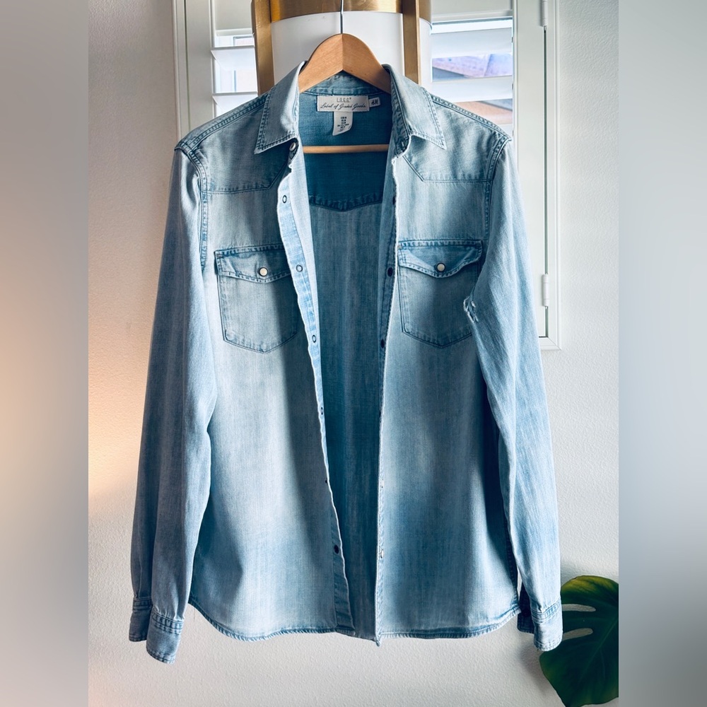 L.O.G.G Men's Denim Shirt, Light Blue Jean, Long Sleeves, White Snaps, Medium